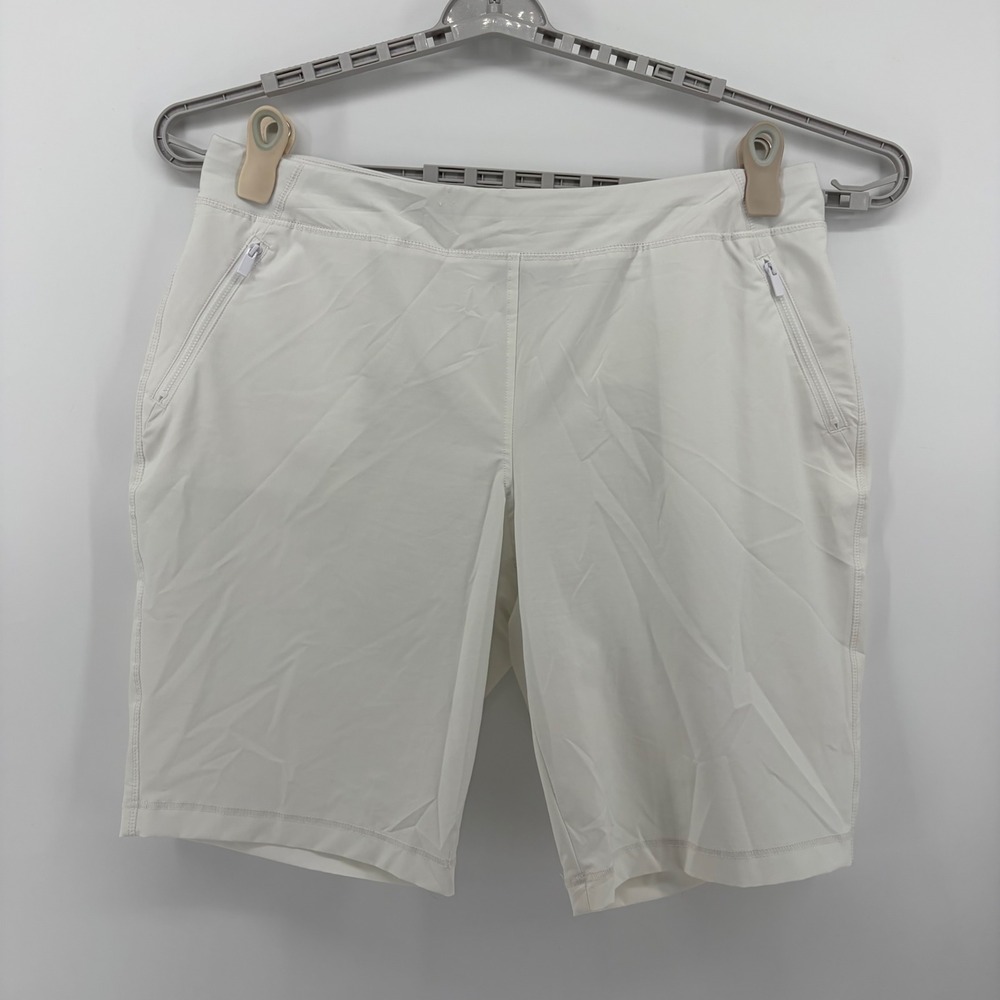 Chico's Zenergy Size 2.5 / US 14 White Active Shorts Zipper Pockets Stretch Golf
